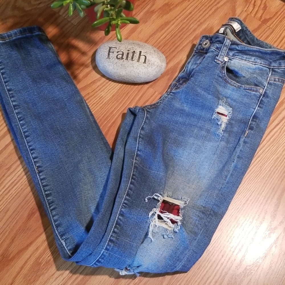 DeX distress jeans size 27‎